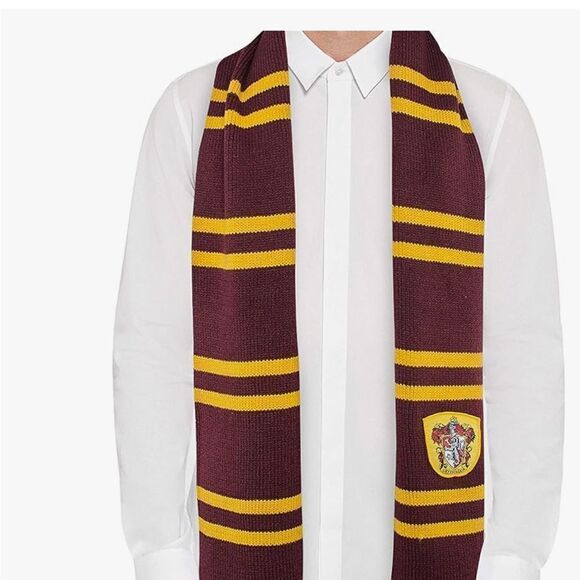Disney Cinereplicas Harry Potter - Scarf Classic Gryffindor - Official EUC - Picture 3 of 8